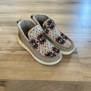 Women’s Size 8 Hey Dude Felt Western